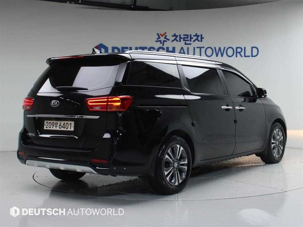 KIA Carnival - Vista 2