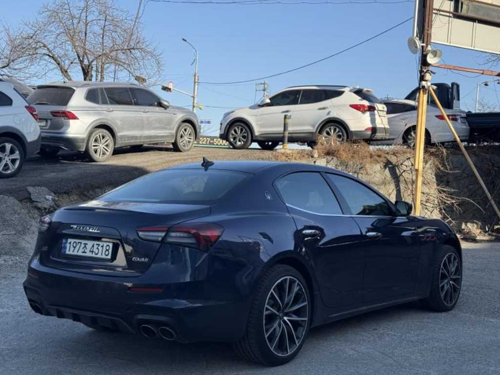 Maserati Ghibli - Vista 4