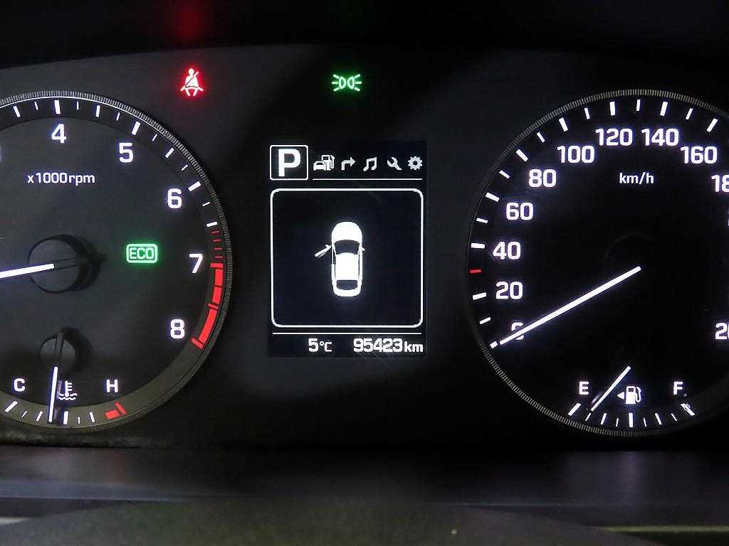 HYUNDAI Sonata - Vista 9