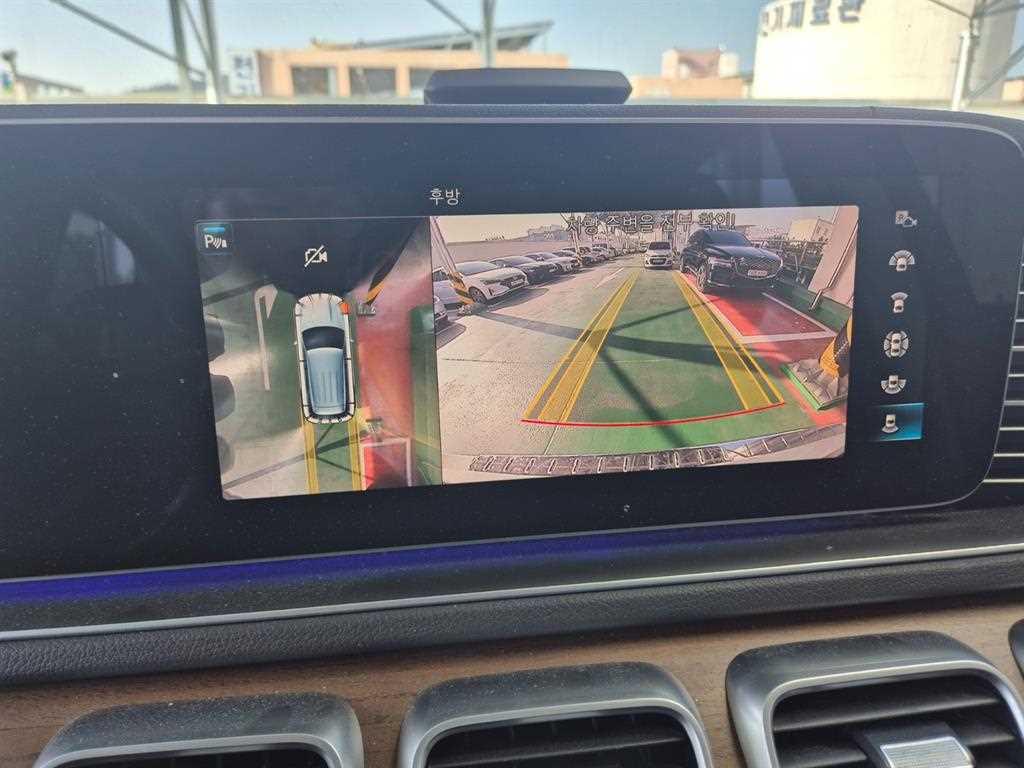 Mercedes Benz GLE Class - Vista 6