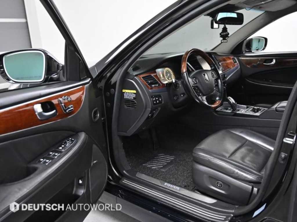 HYUNDAI Equus - Vista 11