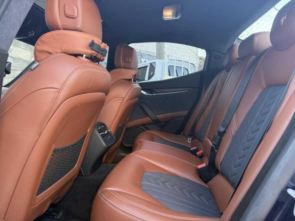 Maserati Ghibli - Vista 10