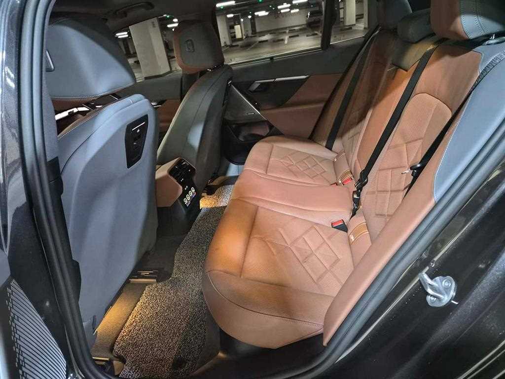 BMW 5 Series - Vista 7