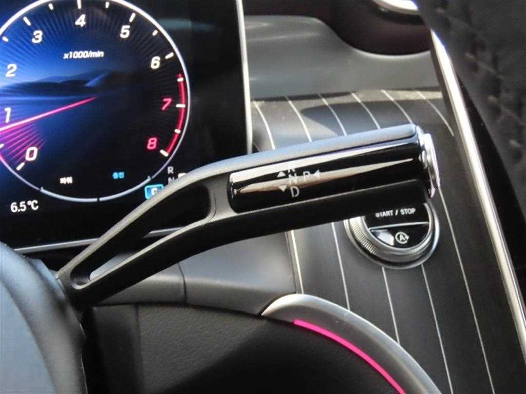 Mercedes Benz GLC Class - Vista 6