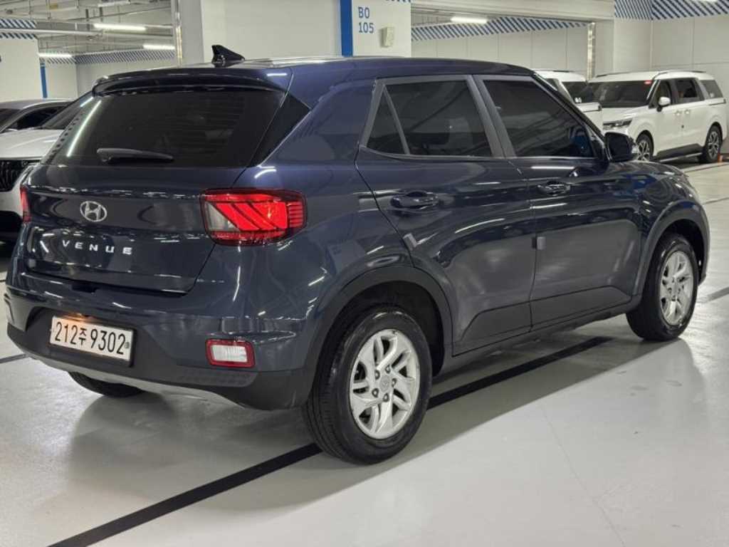 HYUNDAI Venue - Vista 4