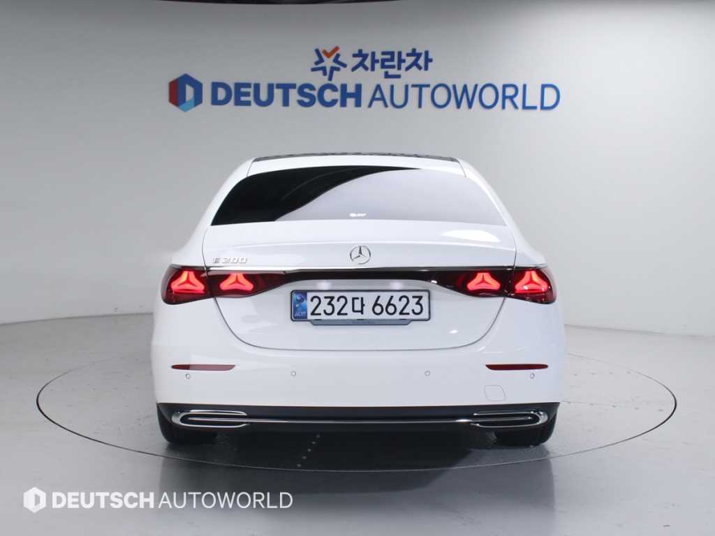 Mercedes Benz E class - Vista 4