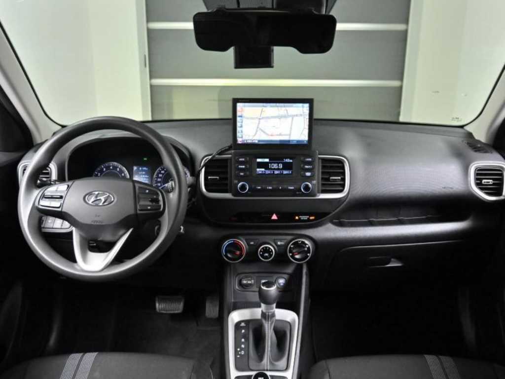 HYUNDAI Venue - Vista 7