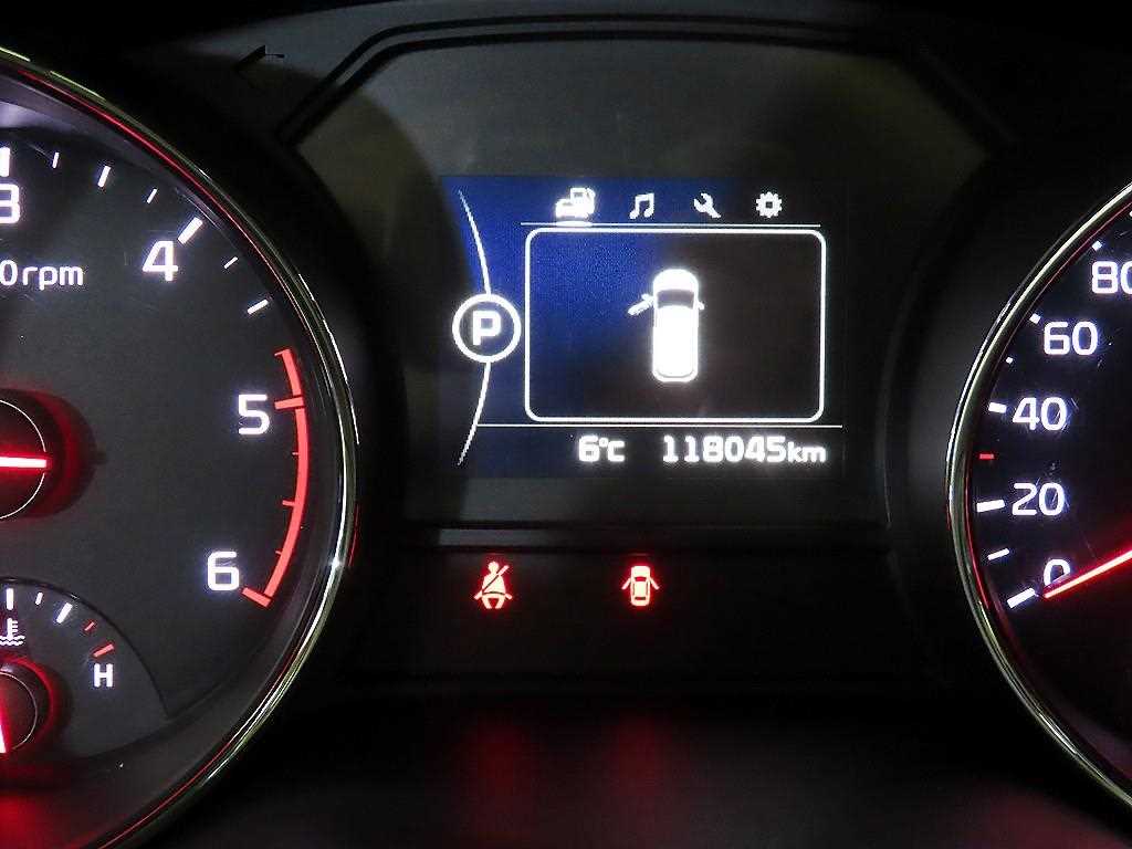 KIA Carnival - Vista 9