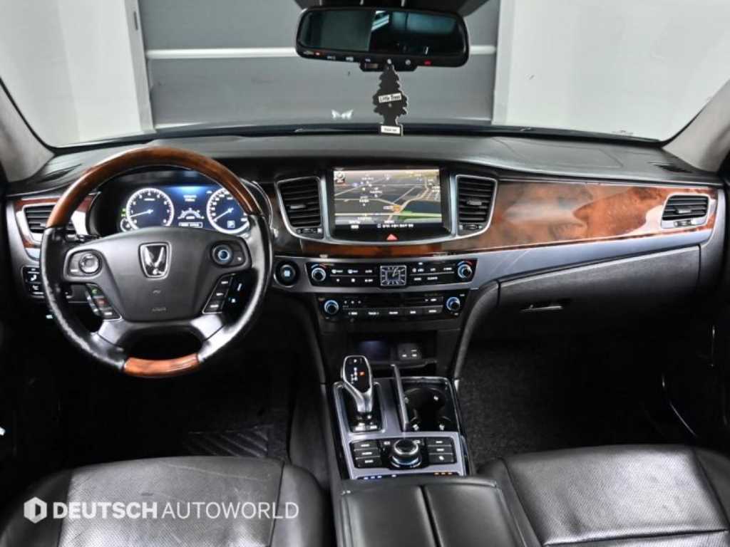 HYUNDAI Equus - Vista 7