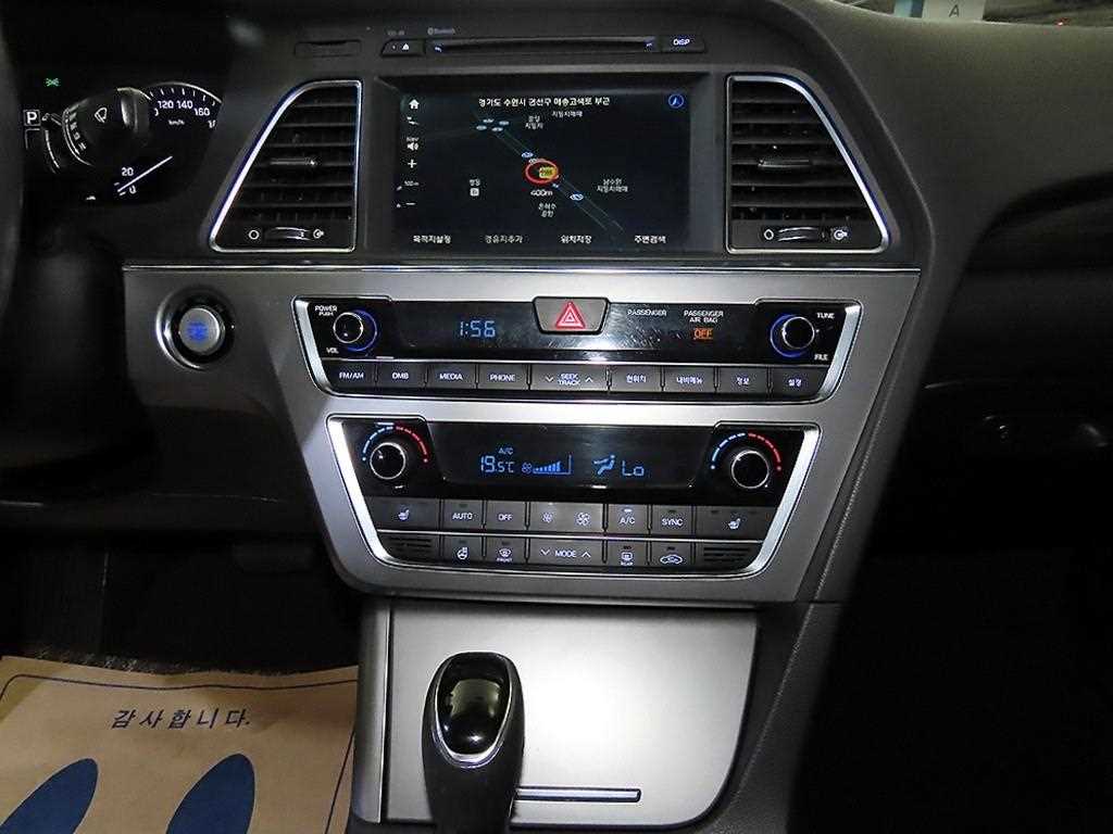 HYUNDAI Sonata - Vista 11