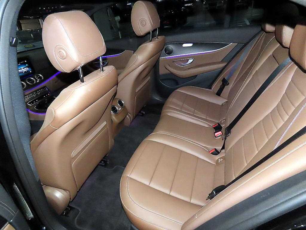 Mercedes Benz E class - Vista 7