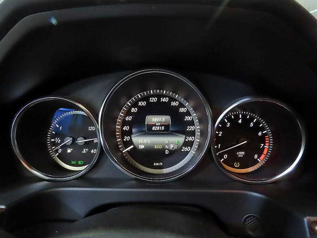 Mercedes Benz E class - Vista 9