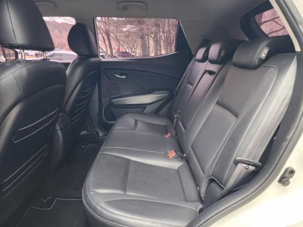 Ssangyong Tivoli - Vista 11