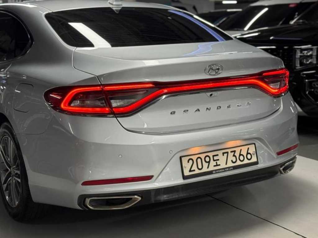 HYUNDAI Grandeur - Vista 6