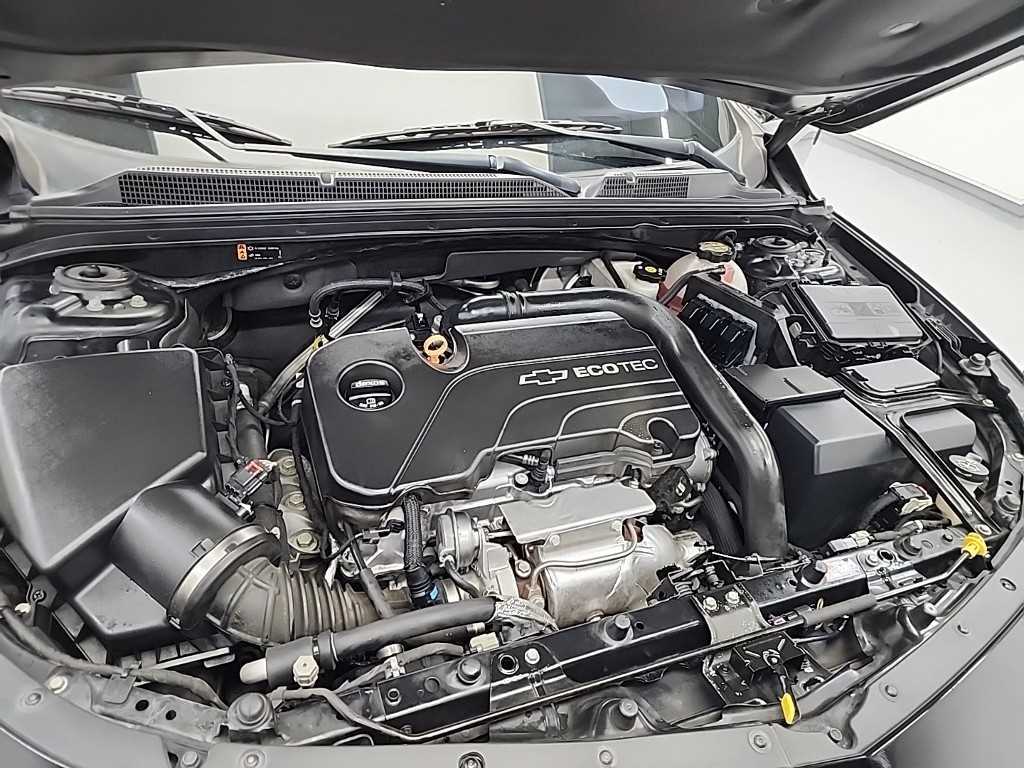 Chevrolet Malibu - Vista 3