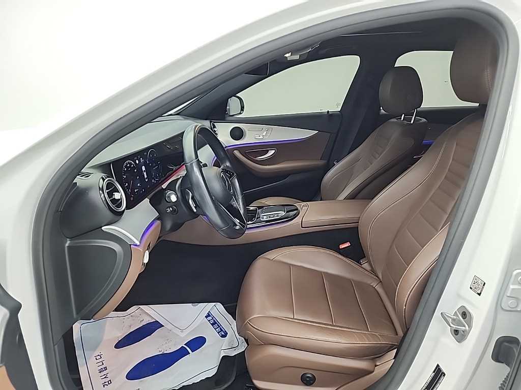 Mercedes Benz E class - Vista 11