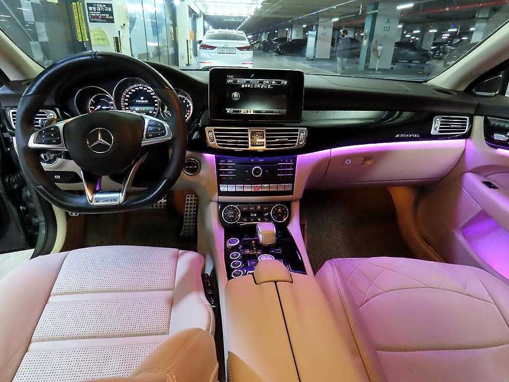 Mercedes Benz CLS Class - Vista 10