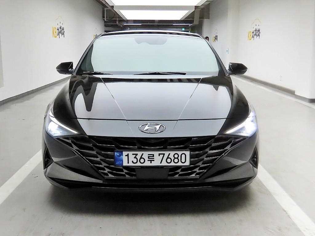HYUNDAI Avante - Vista 2