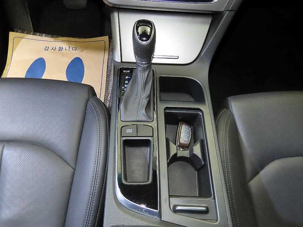 HYUNDAI Sonata - Vista 12