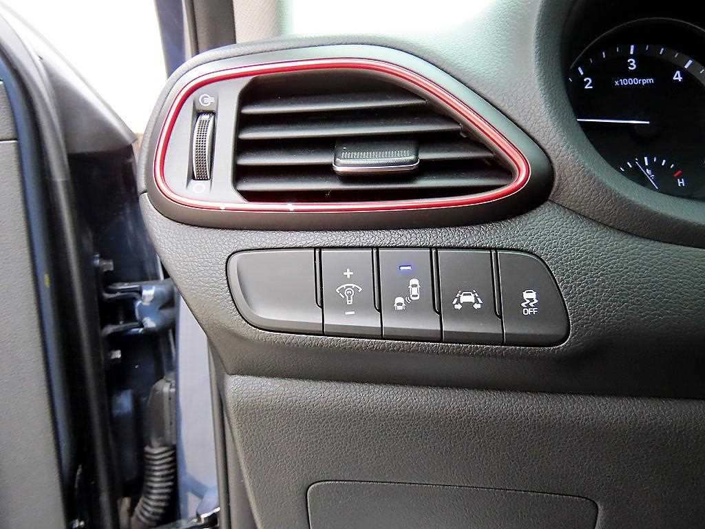 HYUNDAI i30 - Vista 12