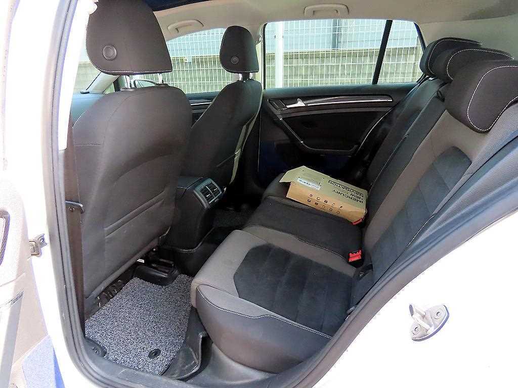 Volkswagen Golf - Vista 6