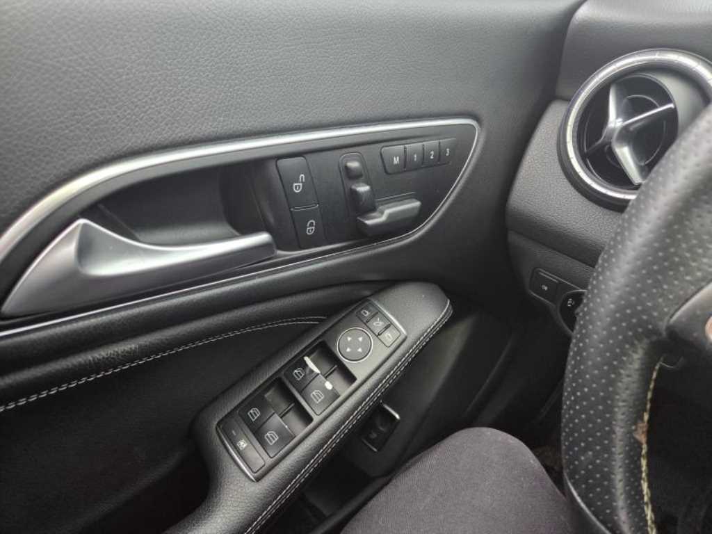 Mercedes Benz CLA Class - Vista 11