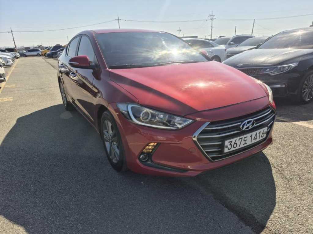 HYUNDAI Avante - Vista 2