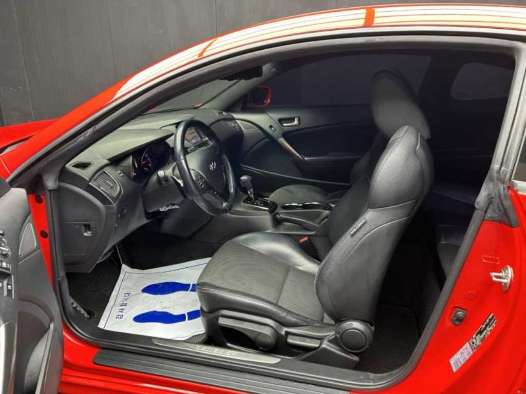 HYUNDAI Genesis - Vista 7