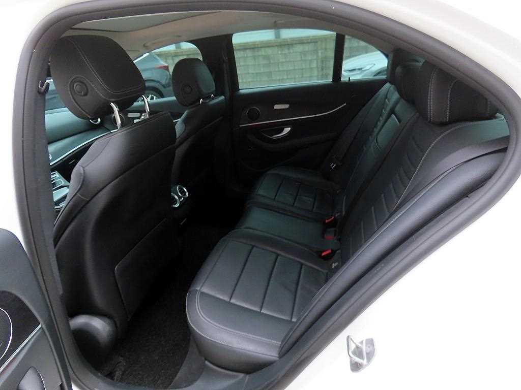 Mercedes Benz E class - Vista 6