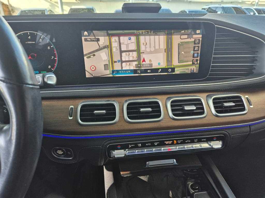 Mercedes Benz GLE Class - Vista 9