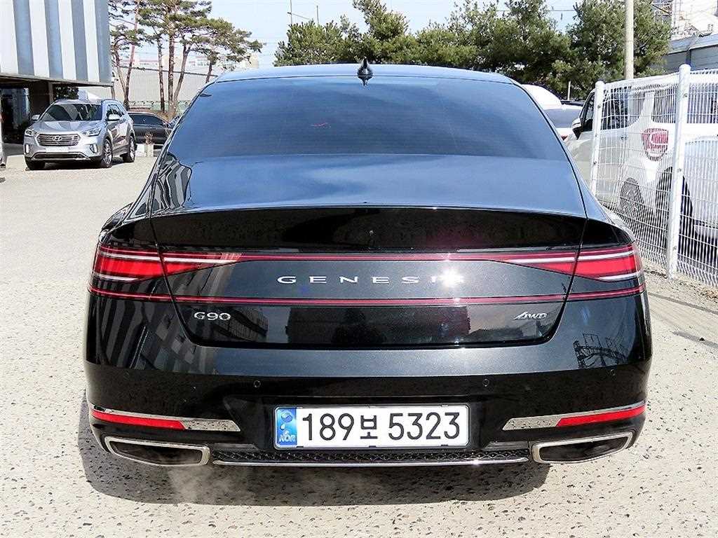 Genesis G90 - Vista 4