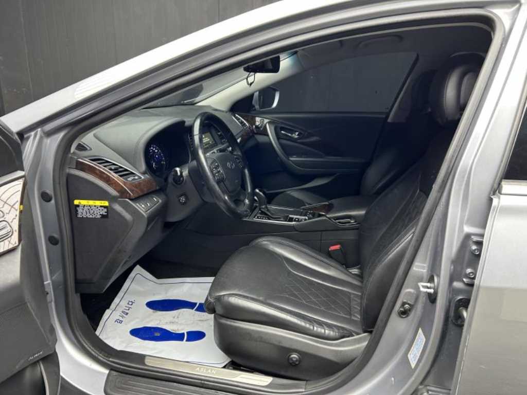 HYUNDAI Aslan - Vista 6