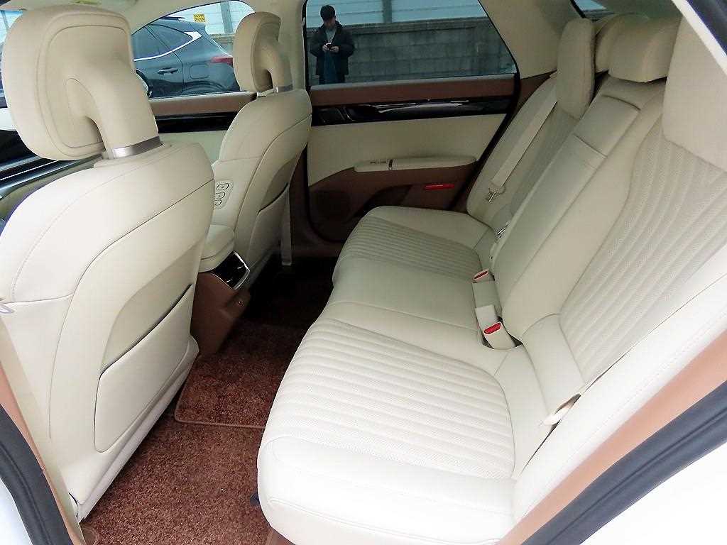 HYUNDAI Grandeur - Vista 6