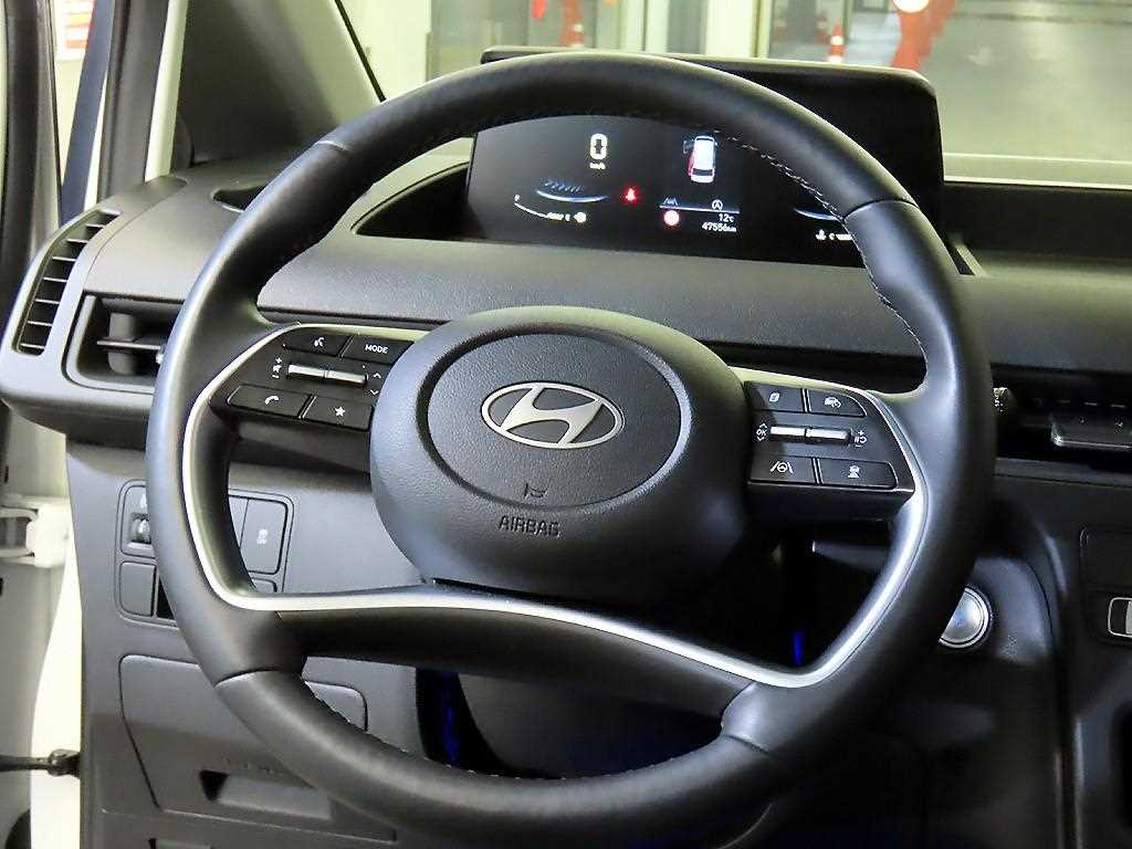 HYUNDAI Staria - Vista 8