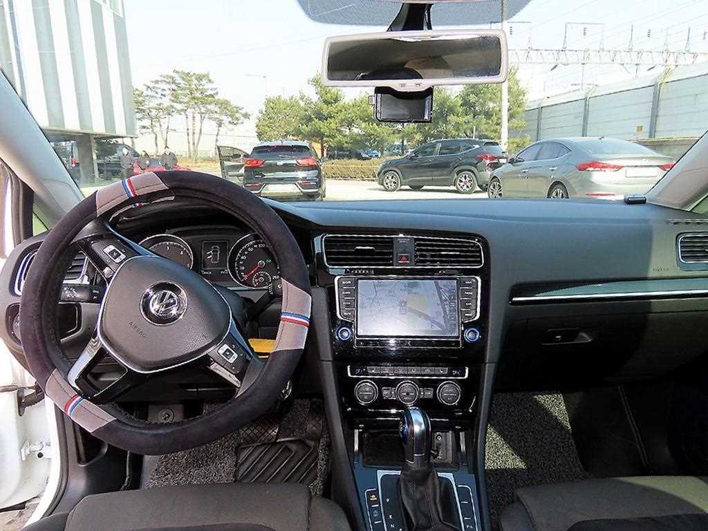 Volkswagen Golf - Vista 7