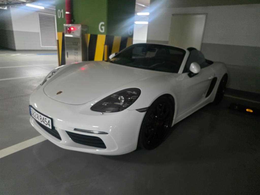 Porsche 718 - Vista 3