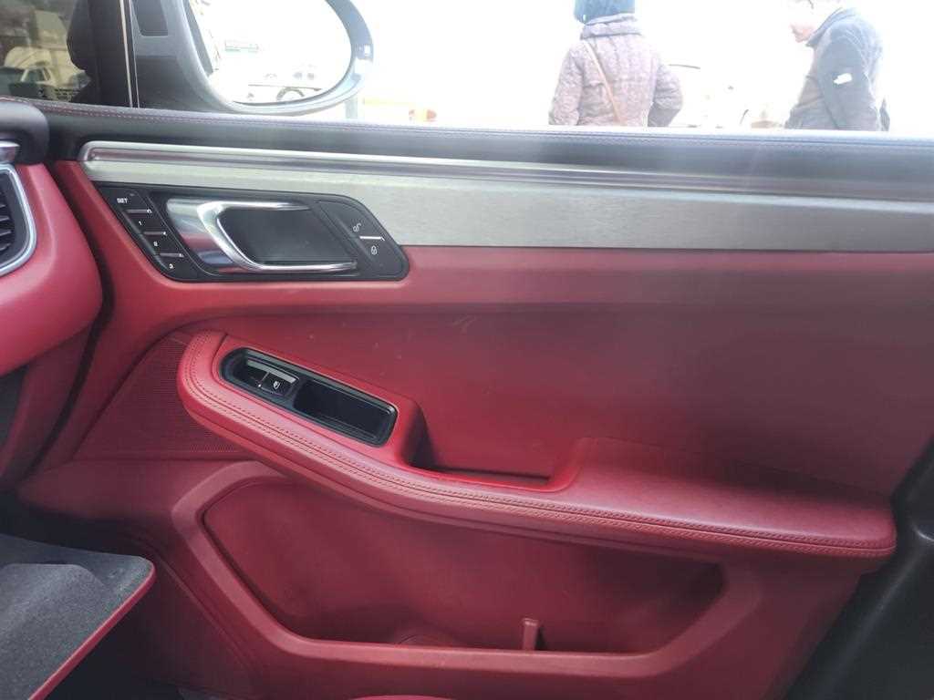 Porsche Macan - Vista 10