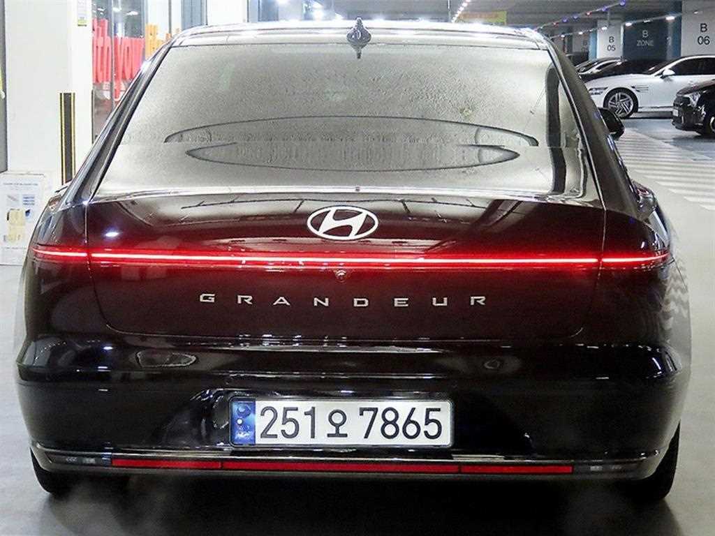 HYUNDAI Grandeur - Vista 5