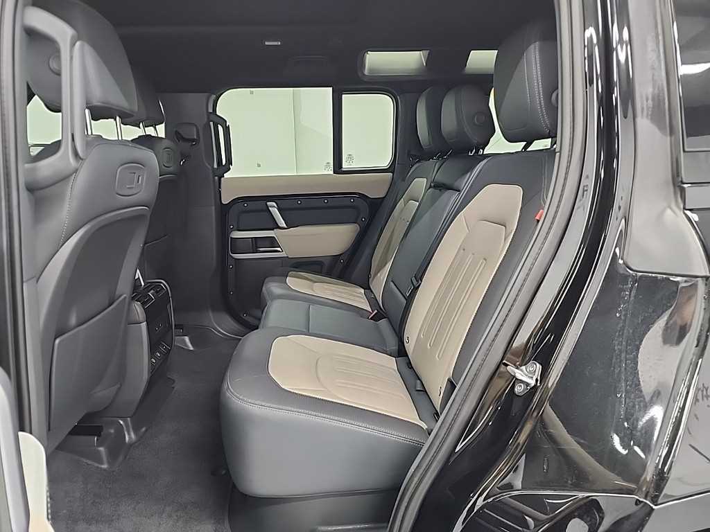 Land Rover Defender - Vista 12
