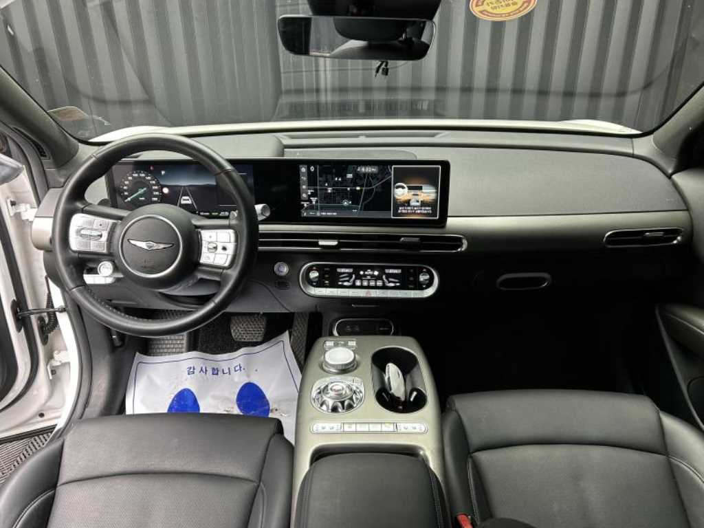 Genesis GV60 - Vista 10