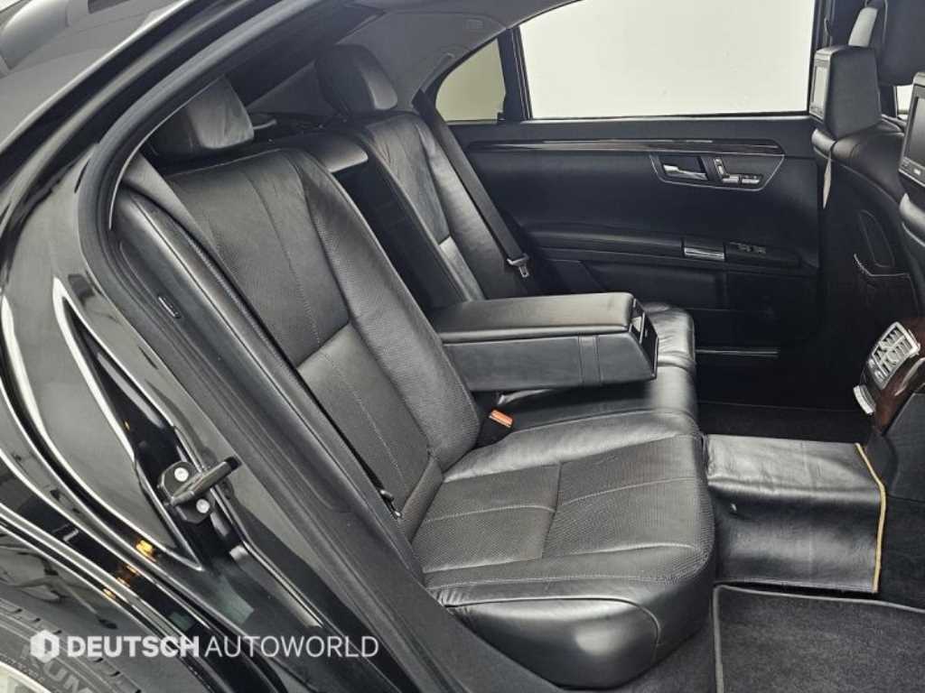 Mercedes Benz S Class - Vista 12