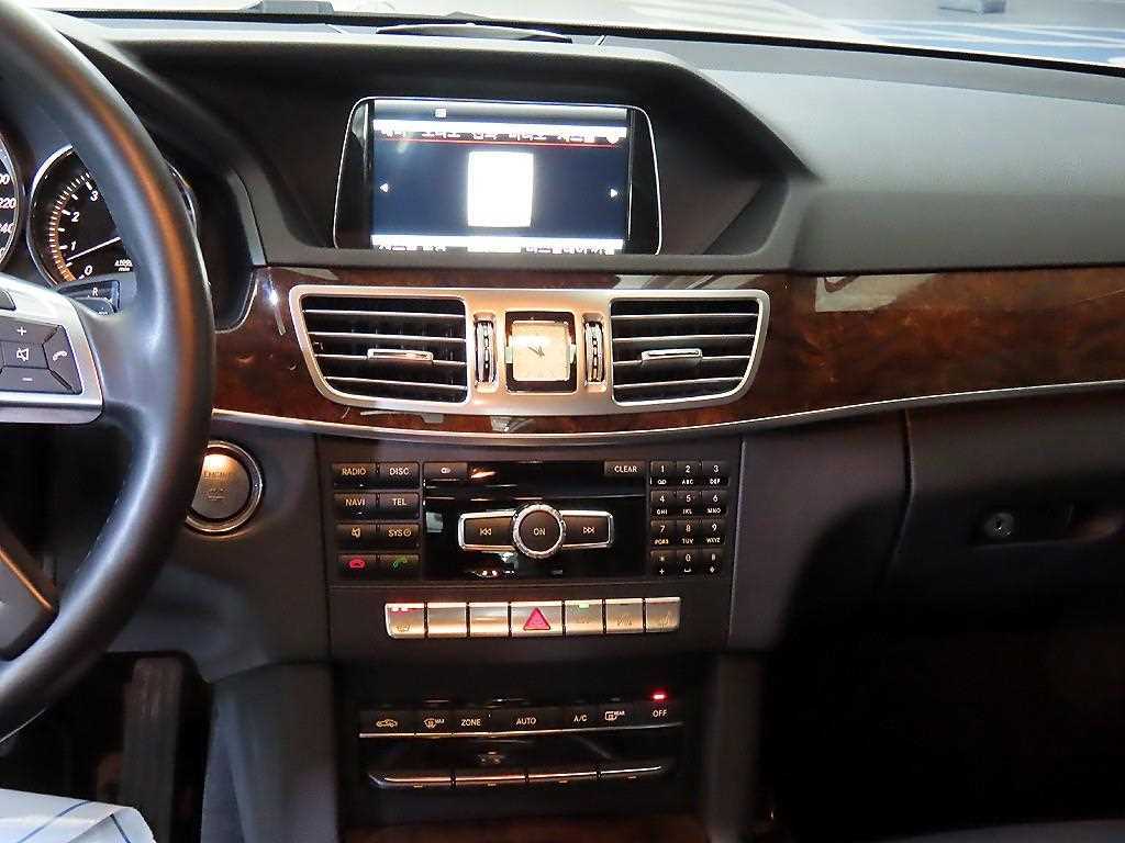 Mercedes Benz E class - Vista 11