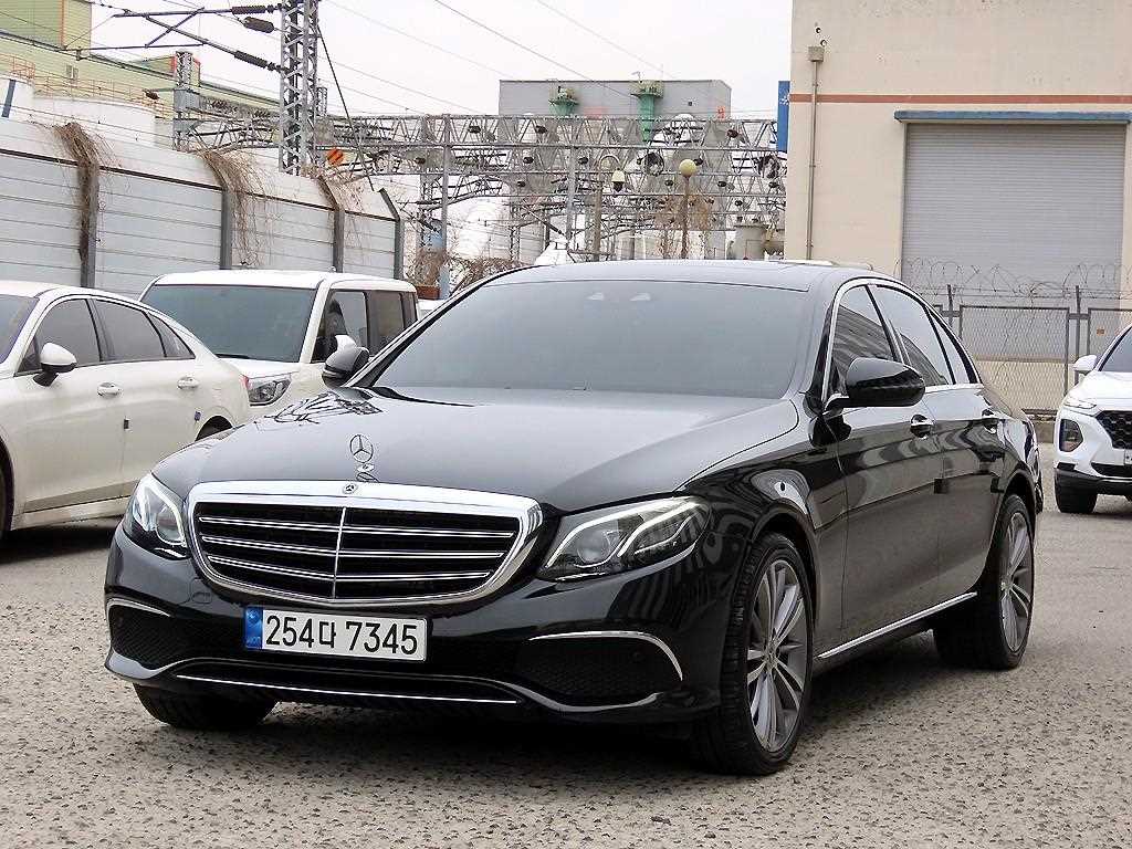 Mercedes Benz E class - Vista 2