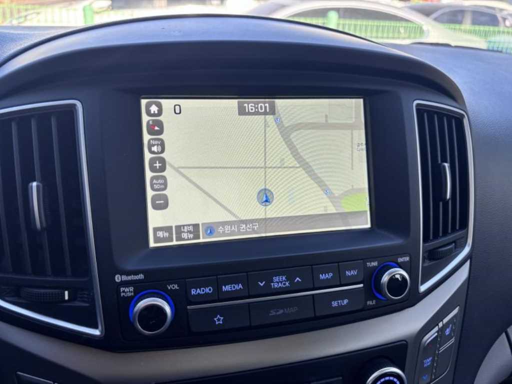 HYUNDAI Starex - Vista 9