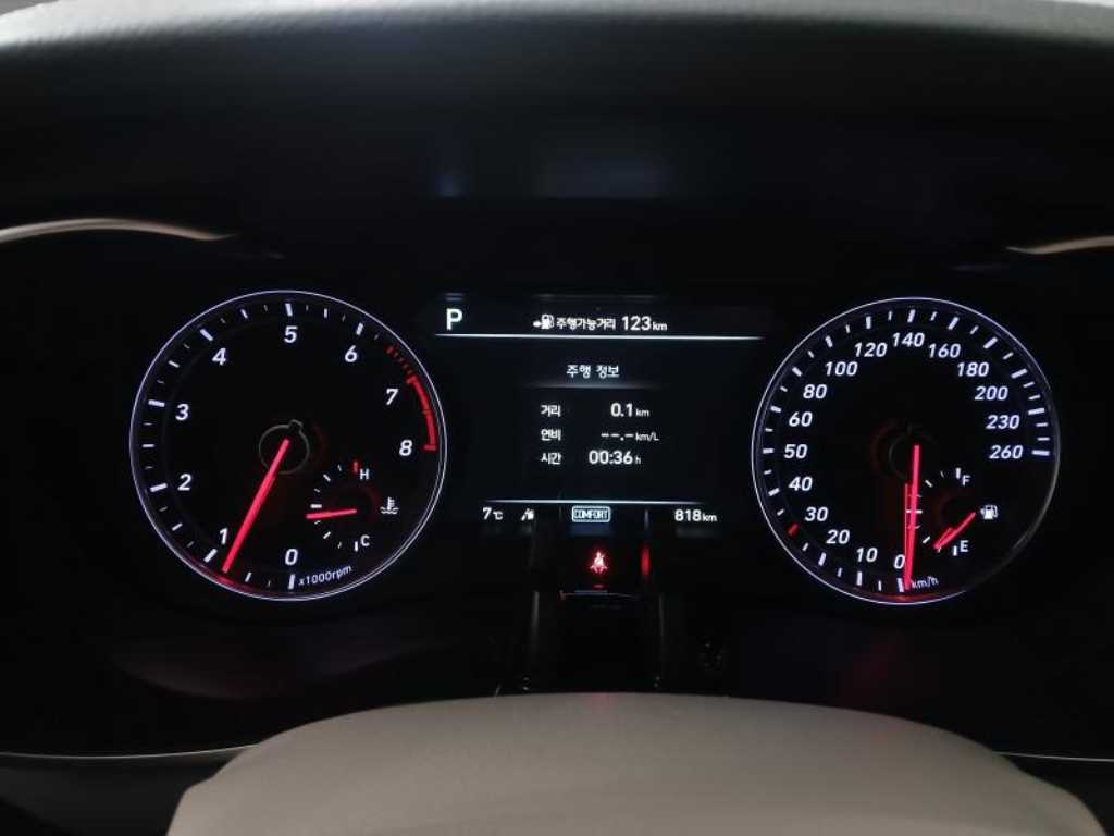 Genesis G70 - Vista 9