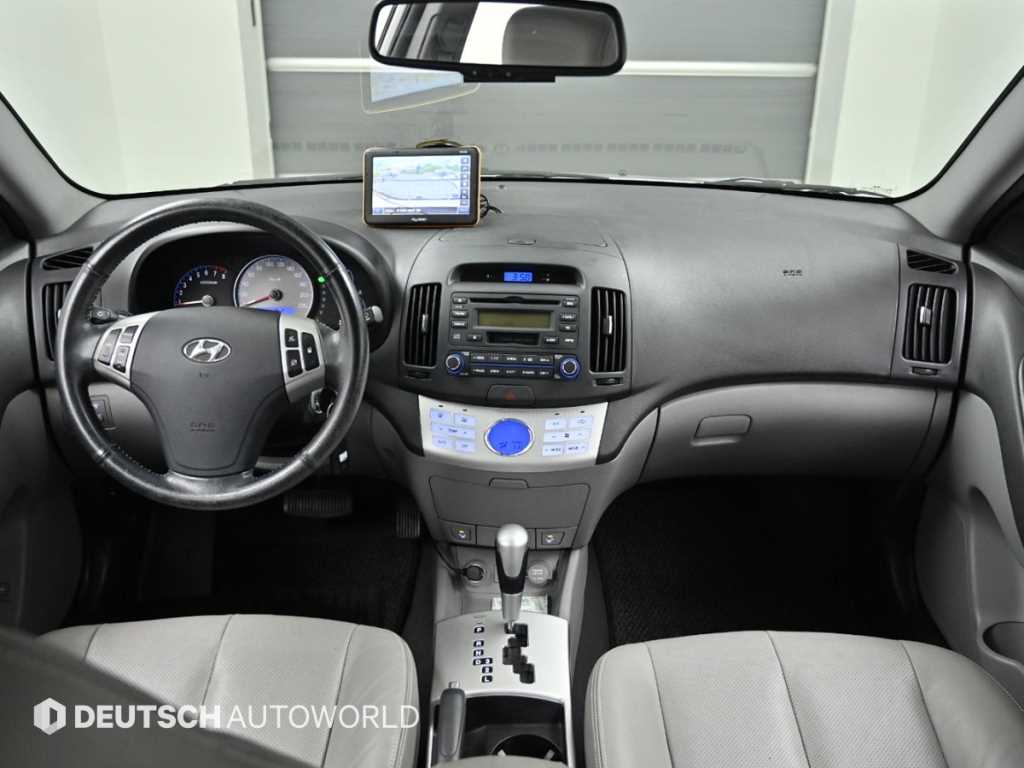 HYUNDAI Avante - Vista 7