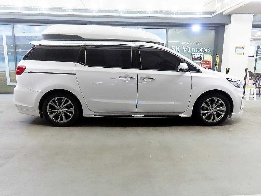 KIA Carnival - Vista 3