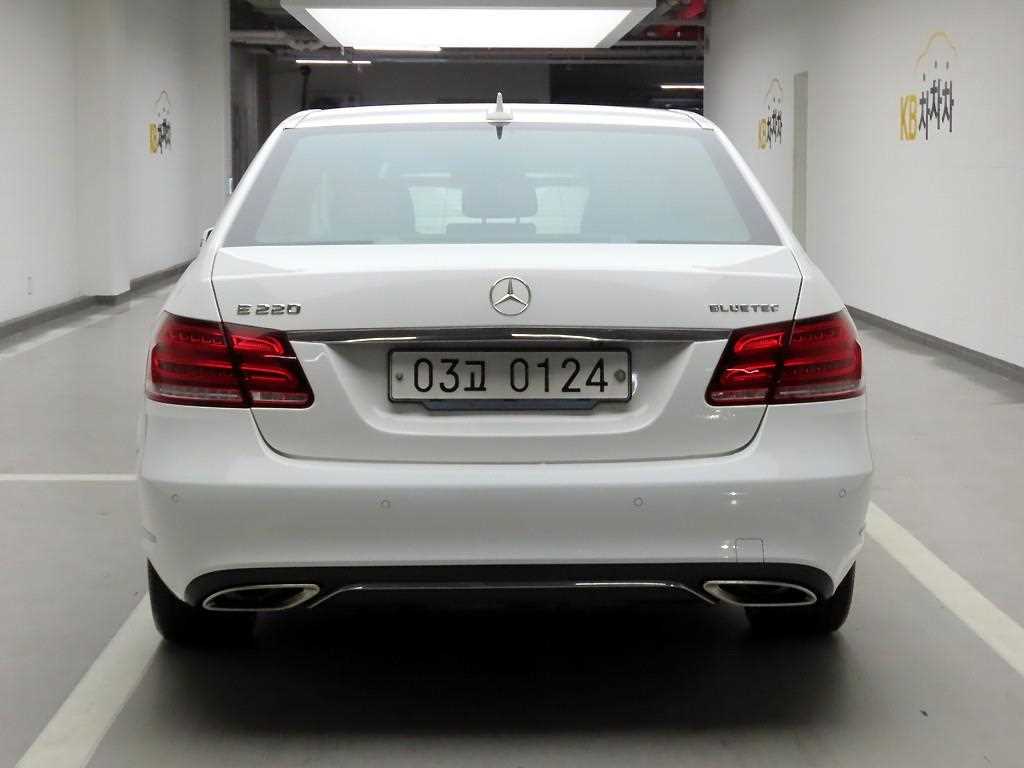 Mercedes Benz E class - Vista 3