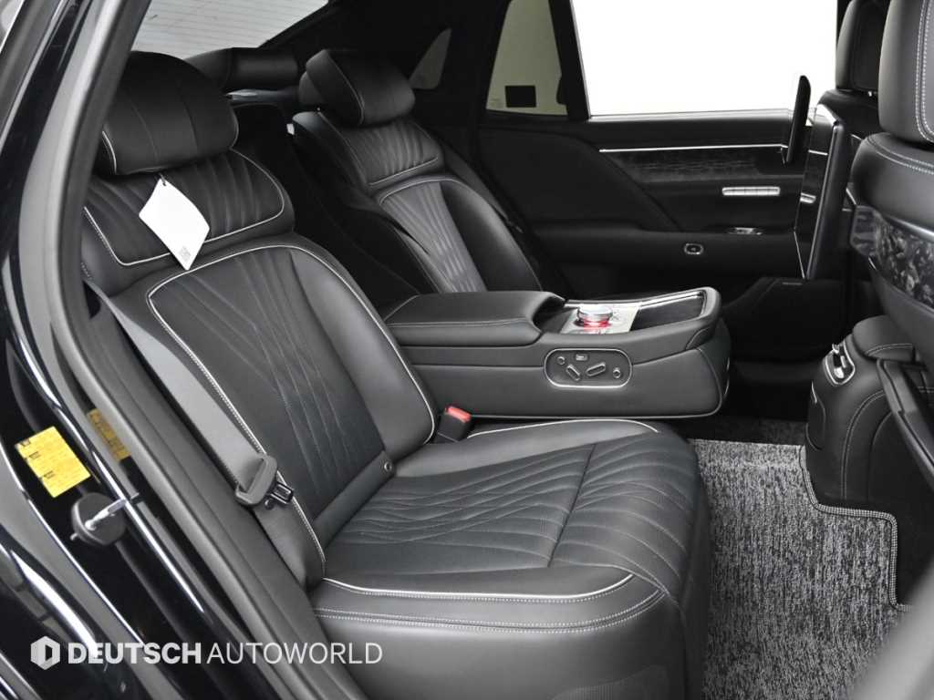 Genesis G90 - Vista 12