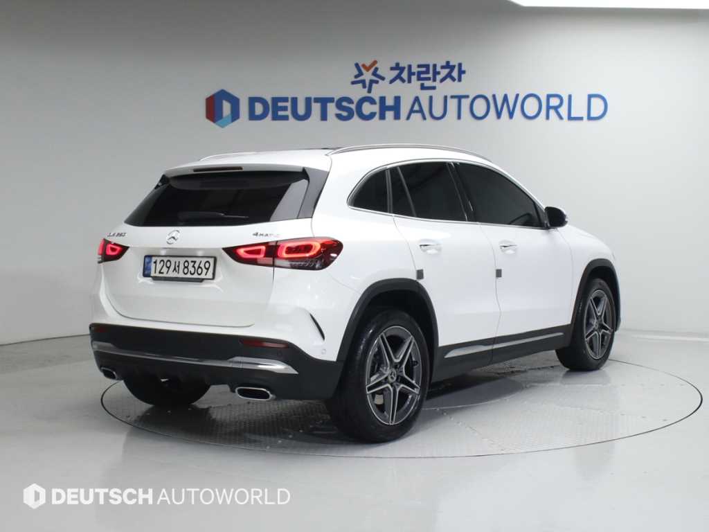 Mercedes Benz GLA Class - Vista 2